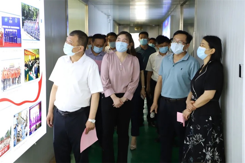 同泰維潤(rùn)領(lǐng)導(dǎo)調(diào)研.jpg 同泰維潤(rùn)丙酸鈣1.jpg